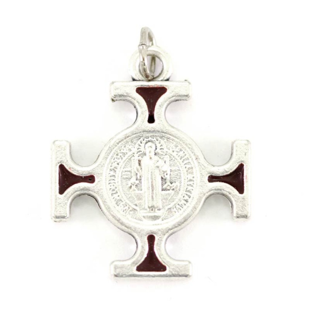 Croce in metallo di 'San Benedetto' su sfondo rosso - altezza 8 cm